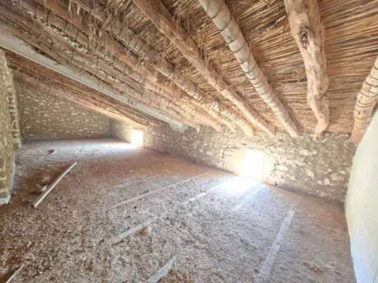 Villa for sale in Letur - € 29,600 (Ref: 9938488)