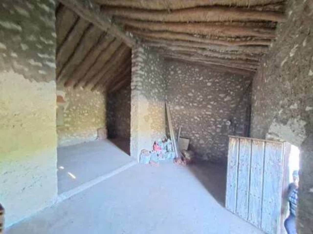 Villa for sale in Letur - € 29,600 (Ref: 9938488)
