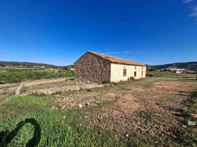 Villa for sale in Letur - € 29,600 (Ref: 9938488)