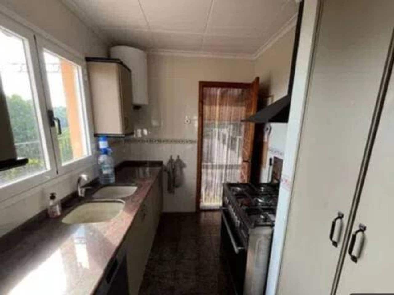4 Zimmer Villa zu verkaufen in Villanueva de Castellon mit Pool - 240.000 € (Ref: 9938489)