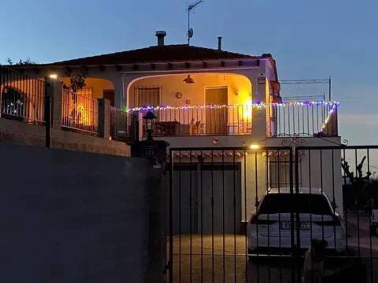 4 Zimmer Villa zu verkaufen in Villanueva de Castellon mit Pool - 240.000 € (Ref: 9938489)
