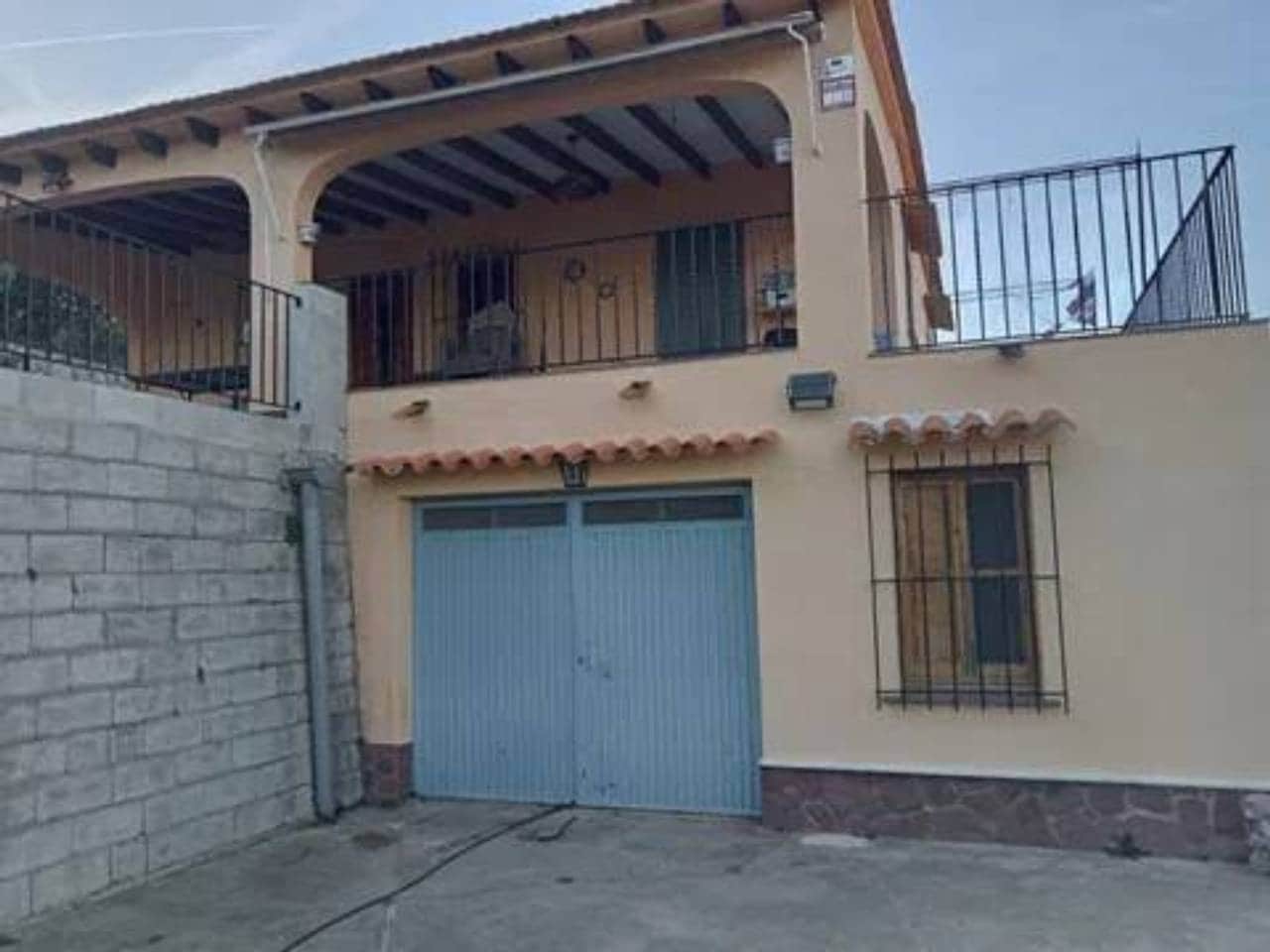 4 Zimmer Villa zu verkaufen in Villanueva de Castellon mit Pool - 240.000 € (Ref: 9938489)