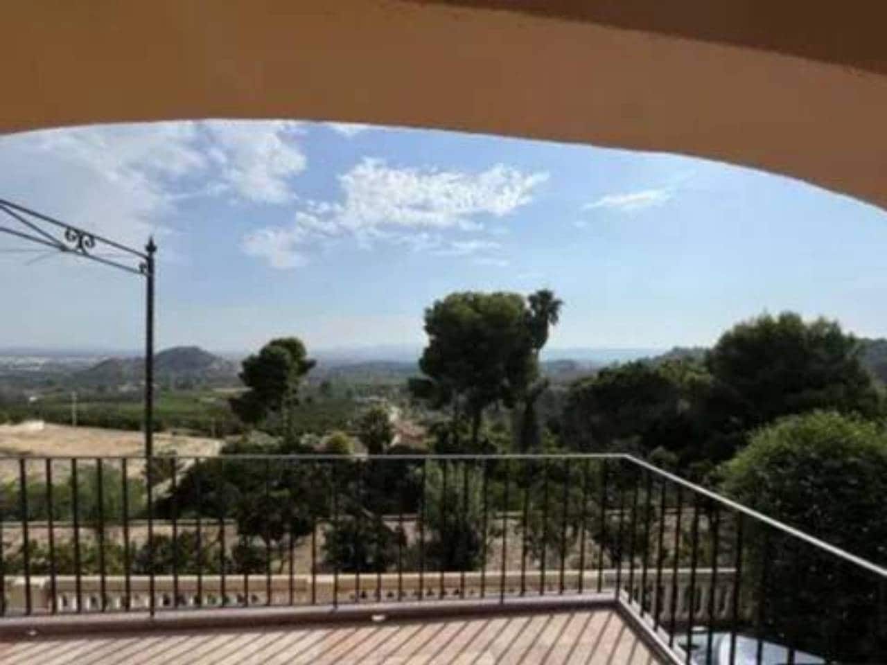 4 Zimmer Villa zu verkaufen in Villanueva de Castellon mit Pool - 240.000 € (Ref: 9938489)