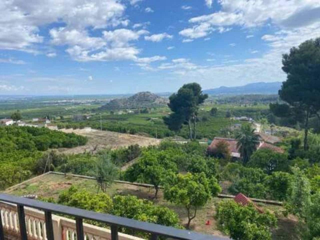 4 Zimmer Villa zu verkaufen in Villanueva de Castellon mit Pool - 240.000 € (Ref: 9938489)