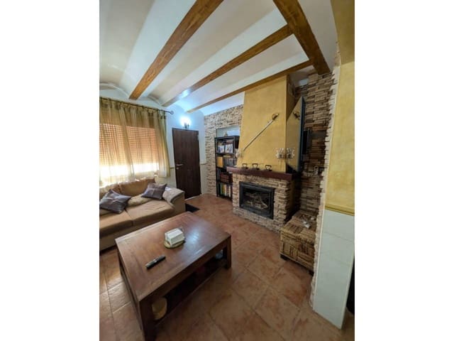 3 bedroom Apartment for sale in Villargordo del Cabriel - € 180,000 (Ref: 9938491)