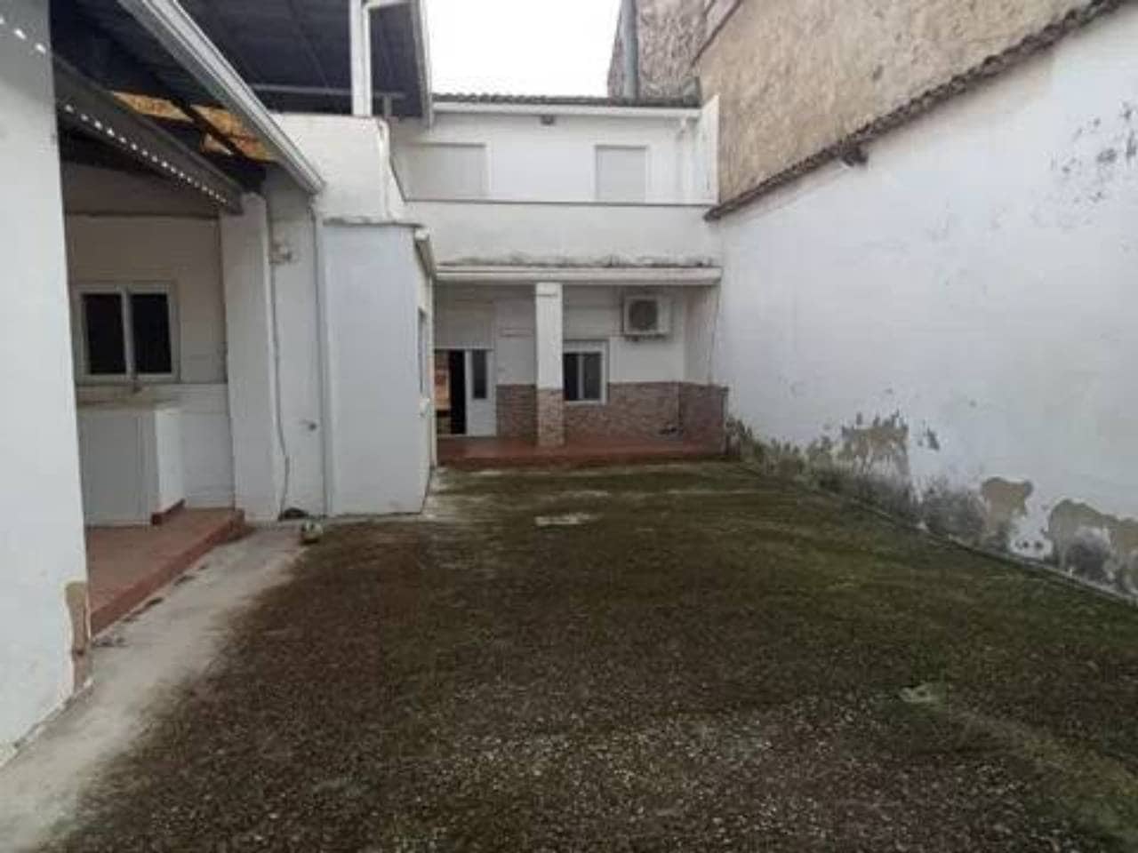 5 makuuhuone Omakotitalo myytävänä paikassa Guadasequies - 162 000 € (Ref: 9938492)