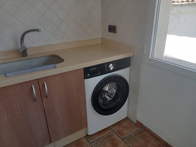 3 bedroom Flat for rent in Albaida - € 475 (Ref: 9956684)