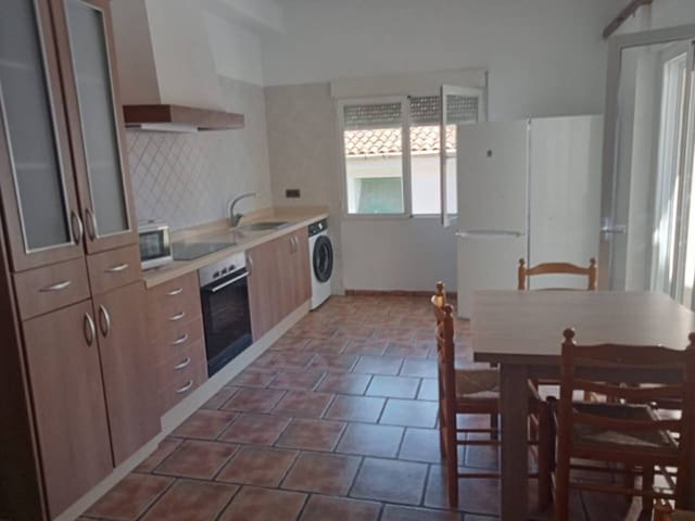 3 bedroom Flat for rent in Albaida - € 475 (Ref: 9956684)