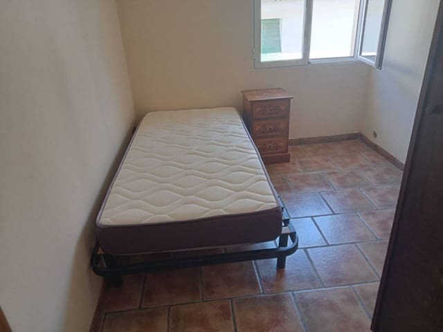 3 bedroom Flat for rent in Albaida - € 475 (Ref: 9956684)