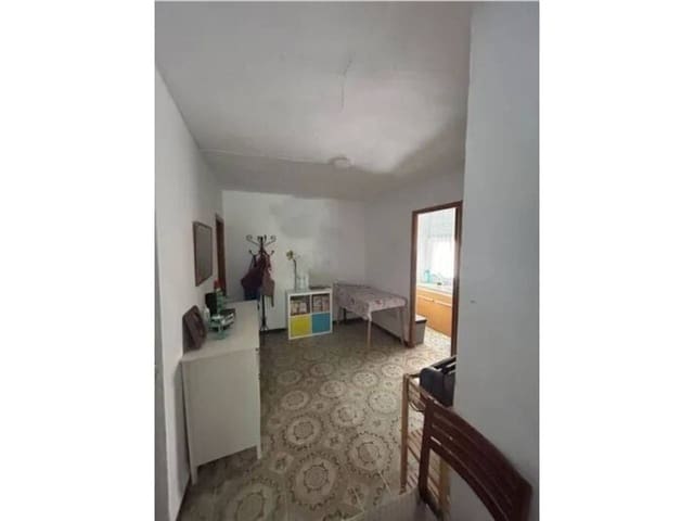 5 bedroom Townhouse for rent in Jalance - € 525 (Ref: 9956811)