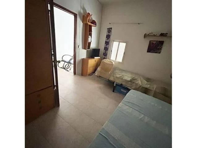 5 bedroom Townhouse for rent in Jalance - € 525 (Ref: 9956811)