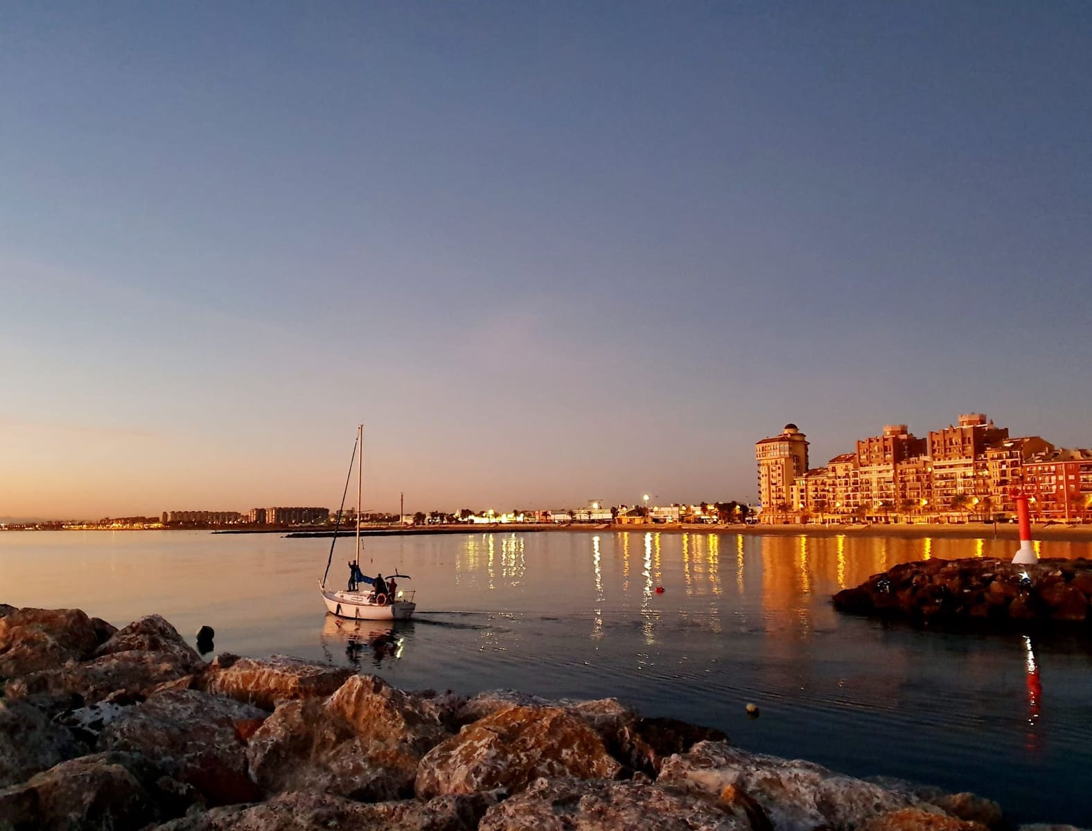 2 bedroom Beach Apartment for rent in Alboraya / Alboraia with pool - € 2,550 (Ref: 9932438)