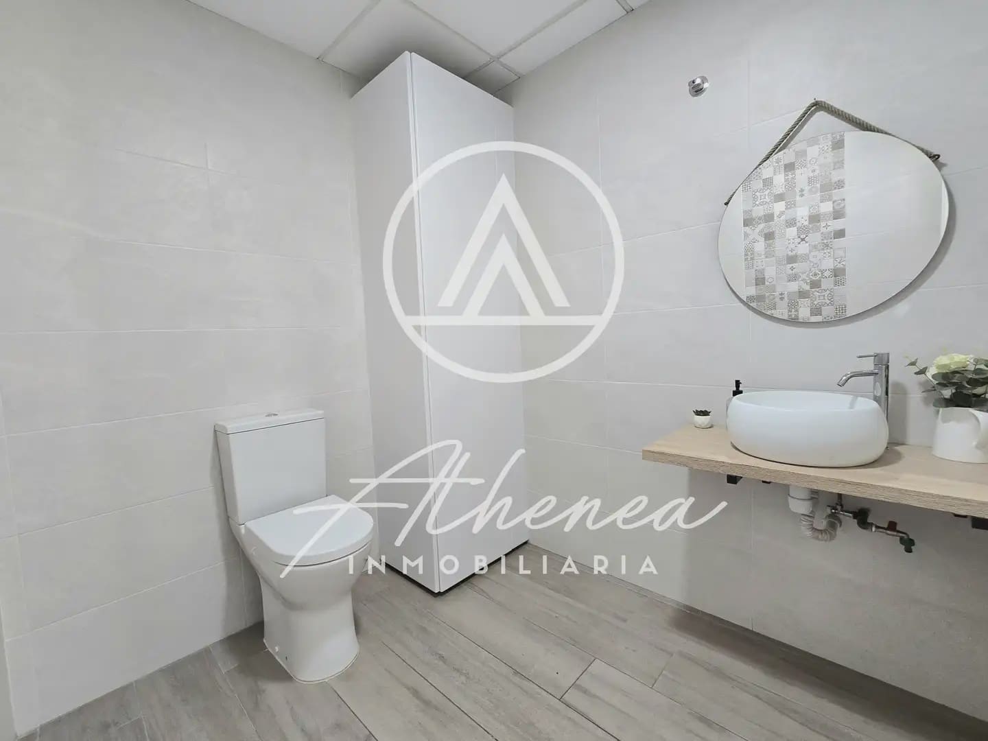 Comercial para venda em Roquetas de Mar - 90 000 € (Ref: 10014264)