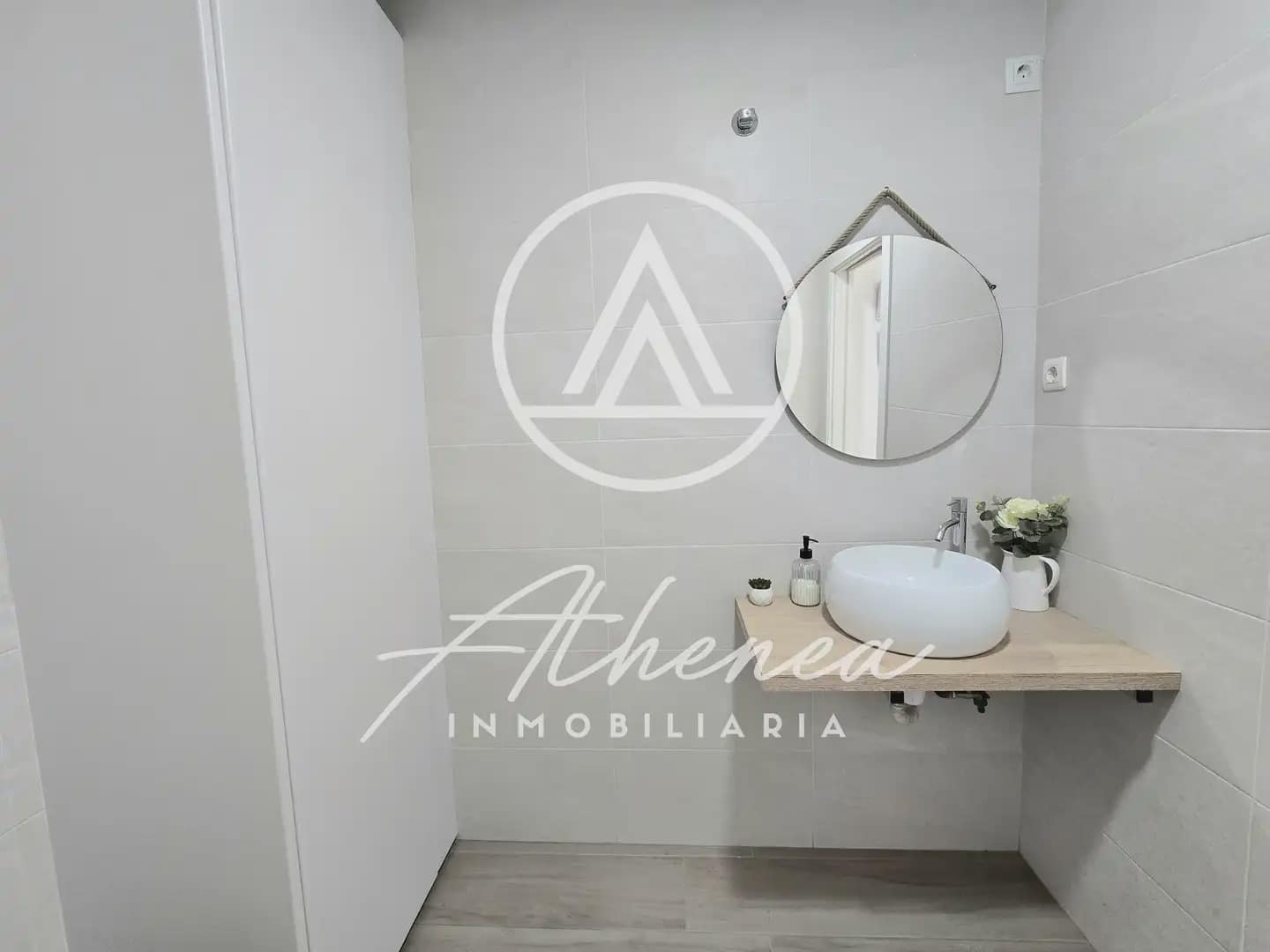 Comercial para venda em Roquetas de Mar - 90 000 € (Ref: 10014264)