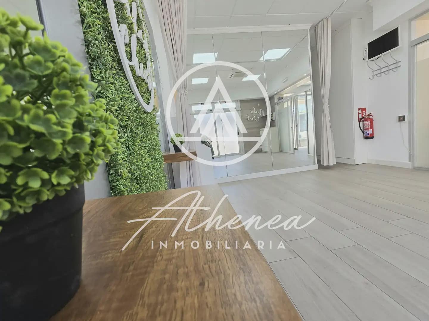Comercial para venda em Roquetas de Mar - 90 000 € (Ref: 10014264)
