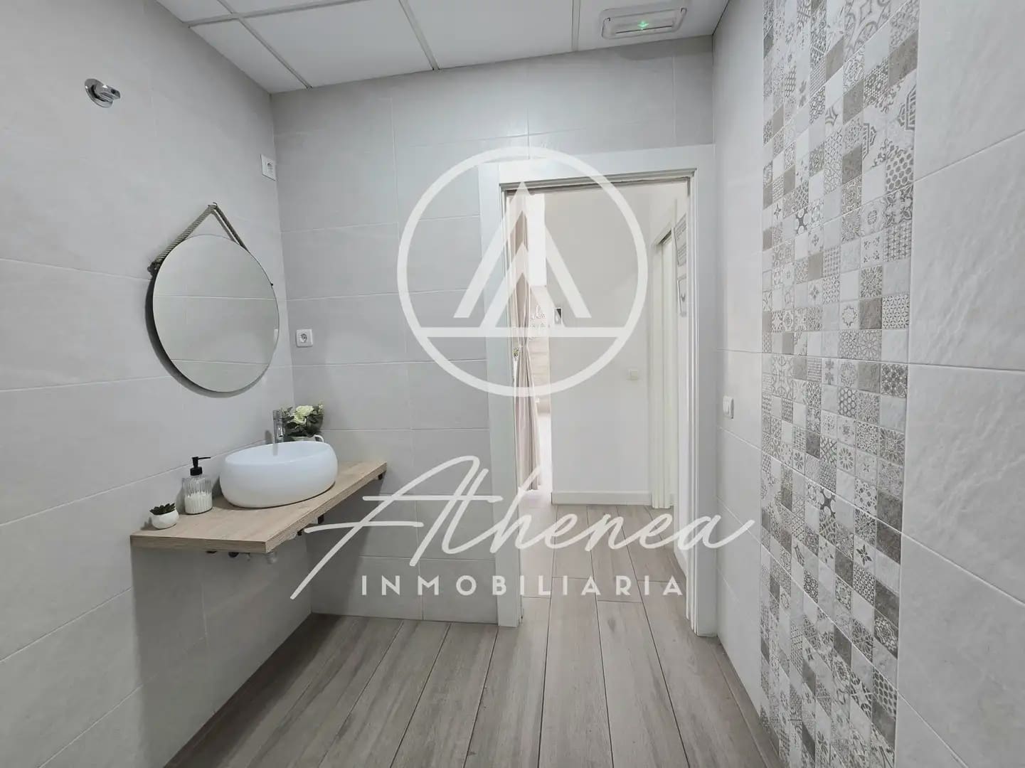 Comercial para venda em Roquetas de Mar - 90 000 € (Ref: 10014264)
