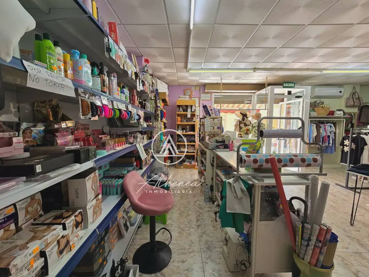 Commercial for sale in Roquetas de Mar - € 90,000 (Ref: 9938623)