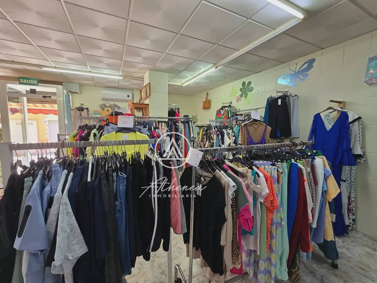 Commercial for sale in Roquetas de Mar - € 90,000 (Ref: 9938623)