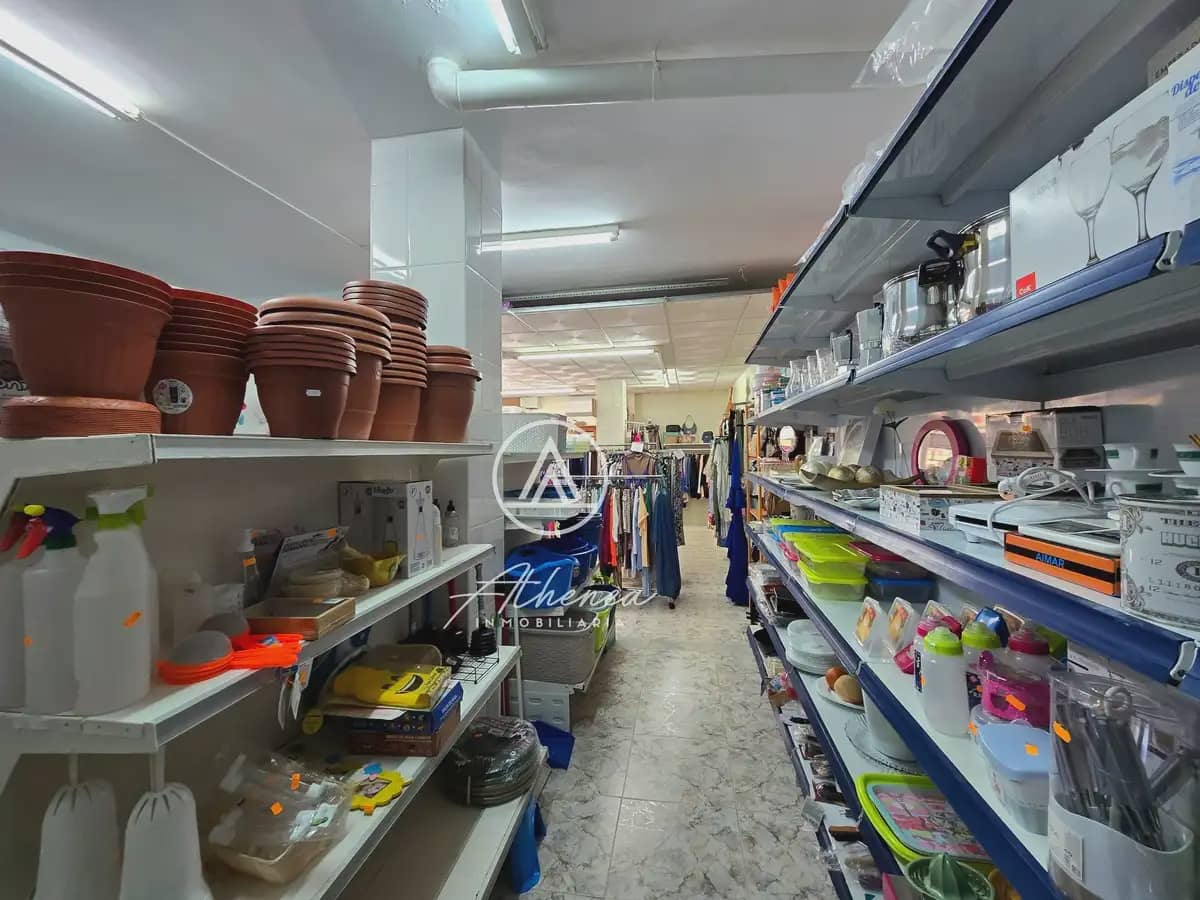 Commercial for sale in Roquetas de Mar - € 90,000 (Ref: 9938623)