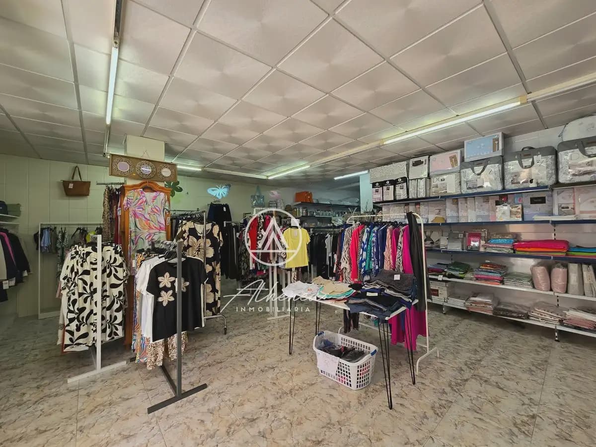 Commercial for sale in Roquetas de Mar - € 90,000 (Ref: 9938623)