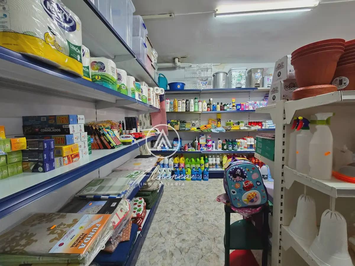 Commercial for sale in Roquetas de Mar - € 90,000 (Ref: 9938623)