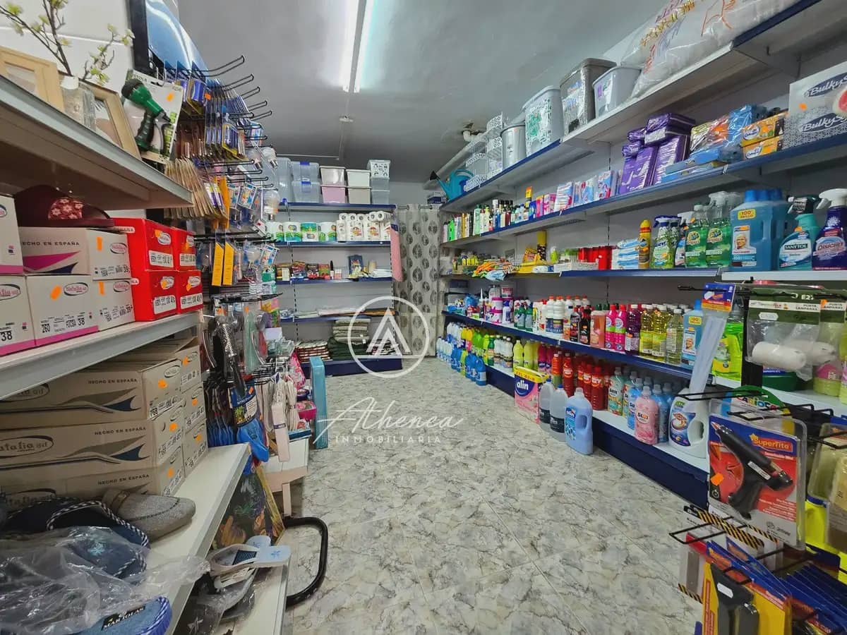 Commercial for sale in Roquetas de Mar - € 90,000 (Ref: 9938623)
