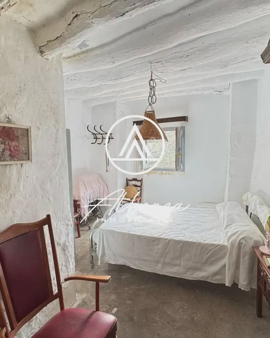5 soverom Hus til salgs i Laroya - € 28 900 (Ref: 9938628)