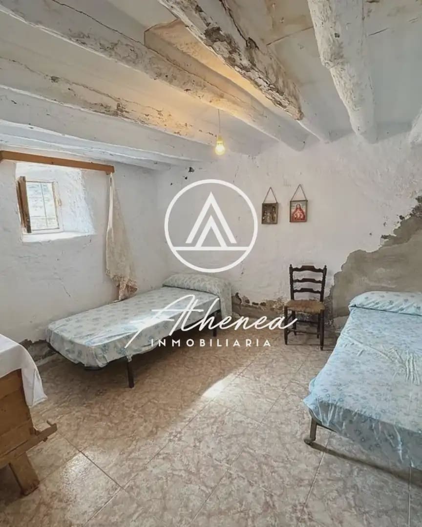 5 soverom Hus til salgs i Laroya - € 28 900 (Ref: 9938628)