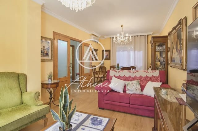 5 soveværelse Byhus til salg i Roquetas de Mar med garage - € 319.900 (Ref: 9938629)