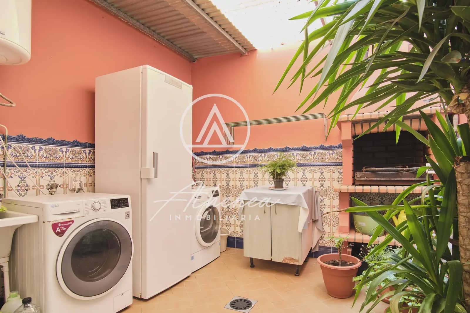 5 bedroom Townhouse for sale in Roquetas de Mar with garage - € 319,900 (Ref: 9938629)