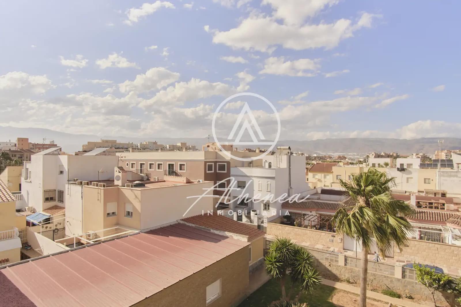 5 bedroom Townhouse for sale in Roquetas de Mar with garage - € 319,900 (Ref: 9938629)