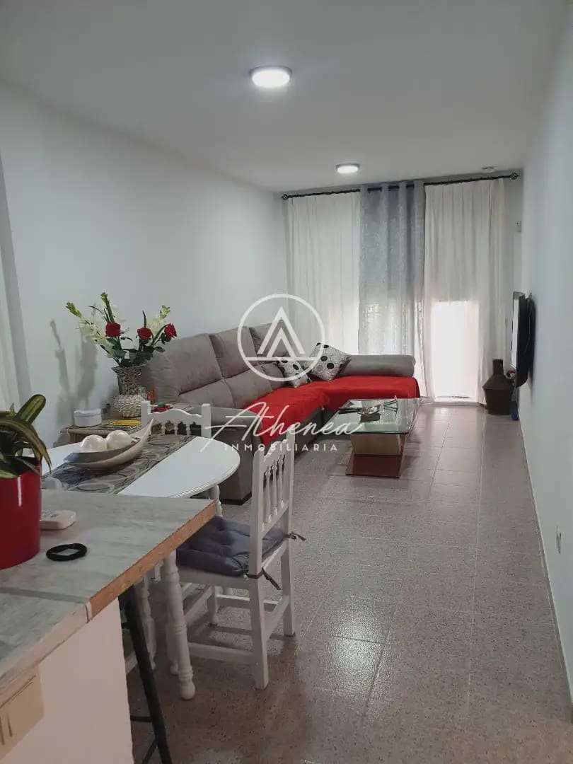 Piso de 2 habitaciones en Roquetas de Mar en venta con piscina - 160.000 € (Ref: 9938632)