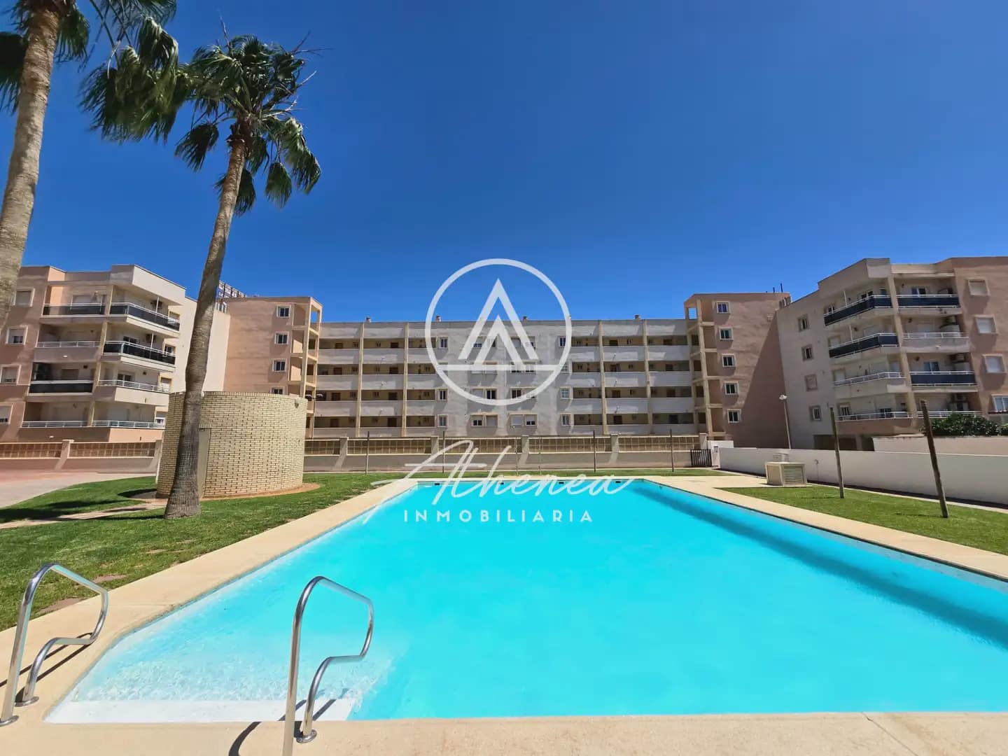 2 bedroom Flat for sale in Roquetas de Mar with pool - € 162,000 (Ref: 9938634)