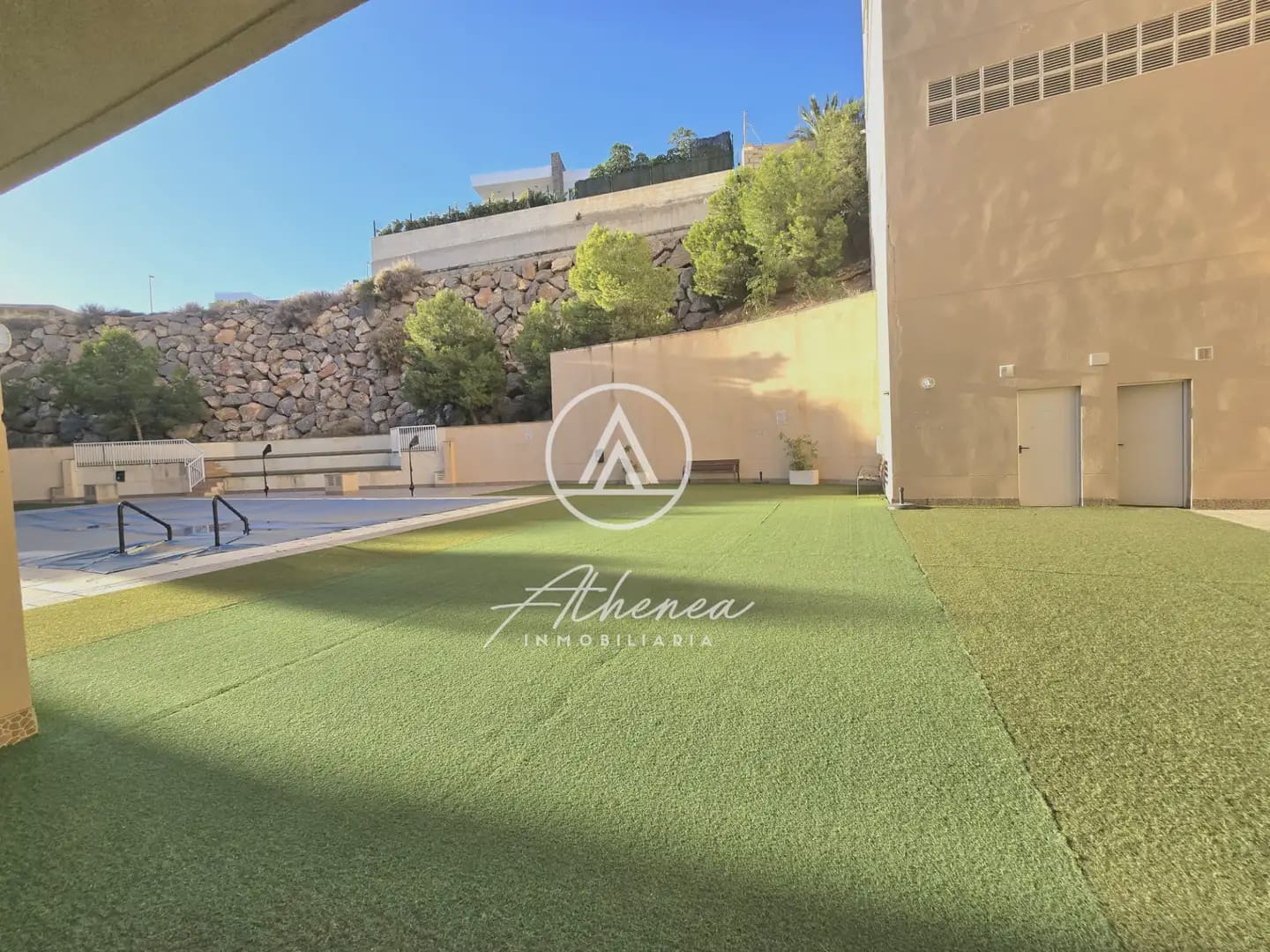 2 Zimmer Wohnung zu verkaufen in Roquetas de Mar mit Pool - 151.000 € (Ref: 9984230)