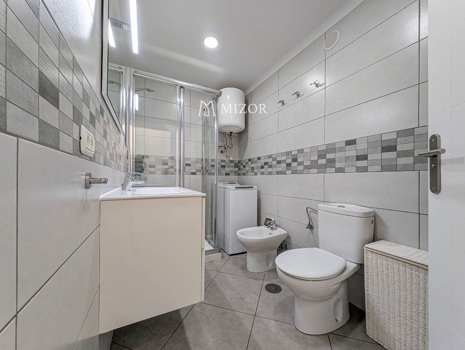 2 sovrum Lägenhet till salu i Adeje med pool - 249 000 € (Ref: 10019716)