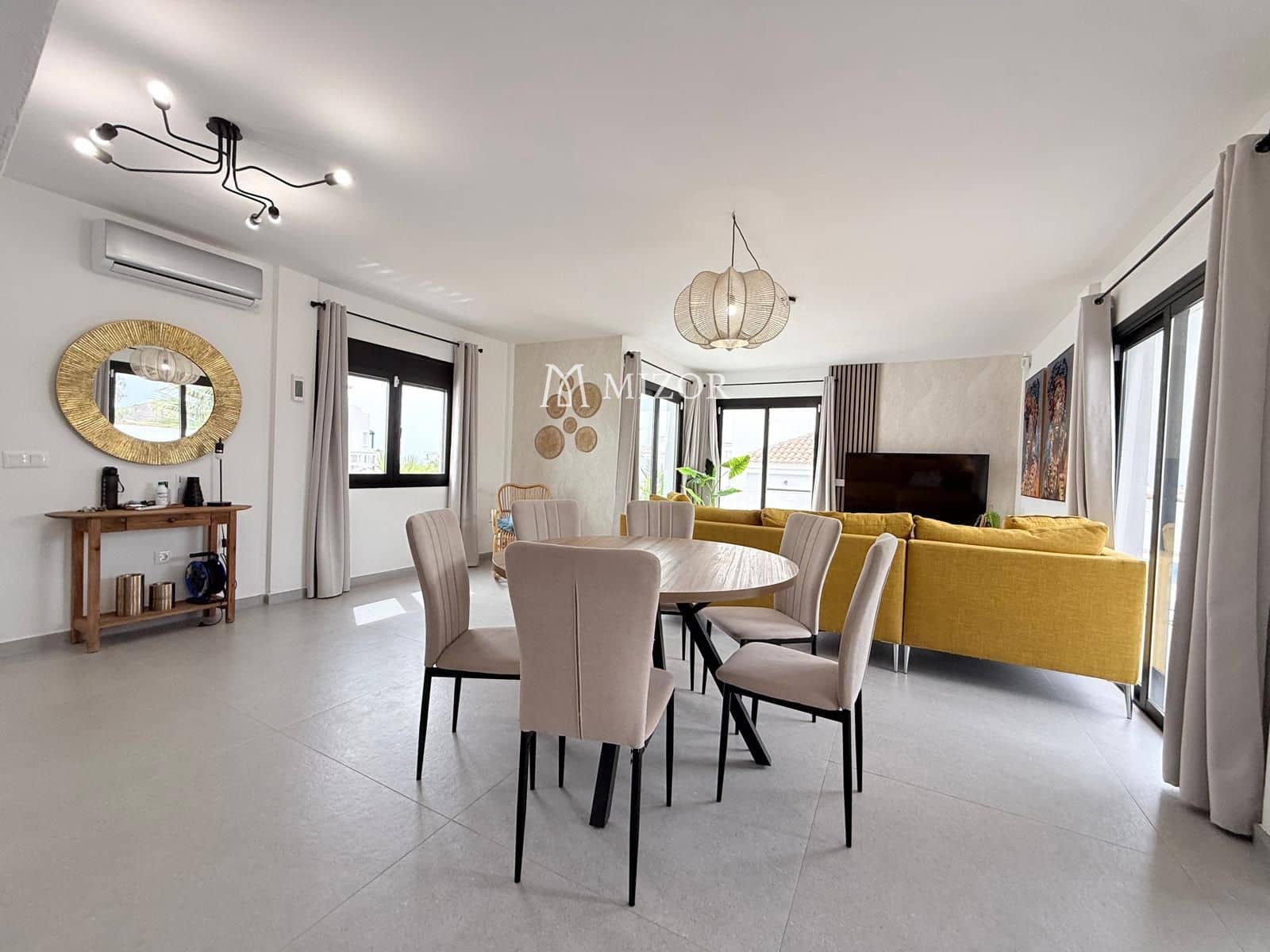 4 soveværelse Villa til salg i San Miguel de Abona med swimmingpool garage - € 749.900 (Ref: 10118138)