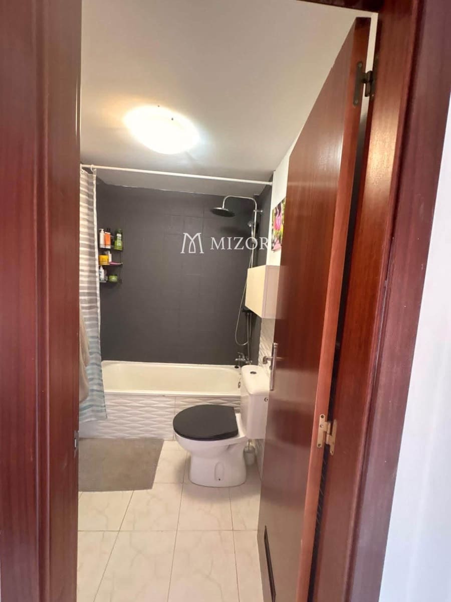 3 bedroom Penthouse for sale in El Medano with pool garage - € 350,000 (Ref: 10127596)