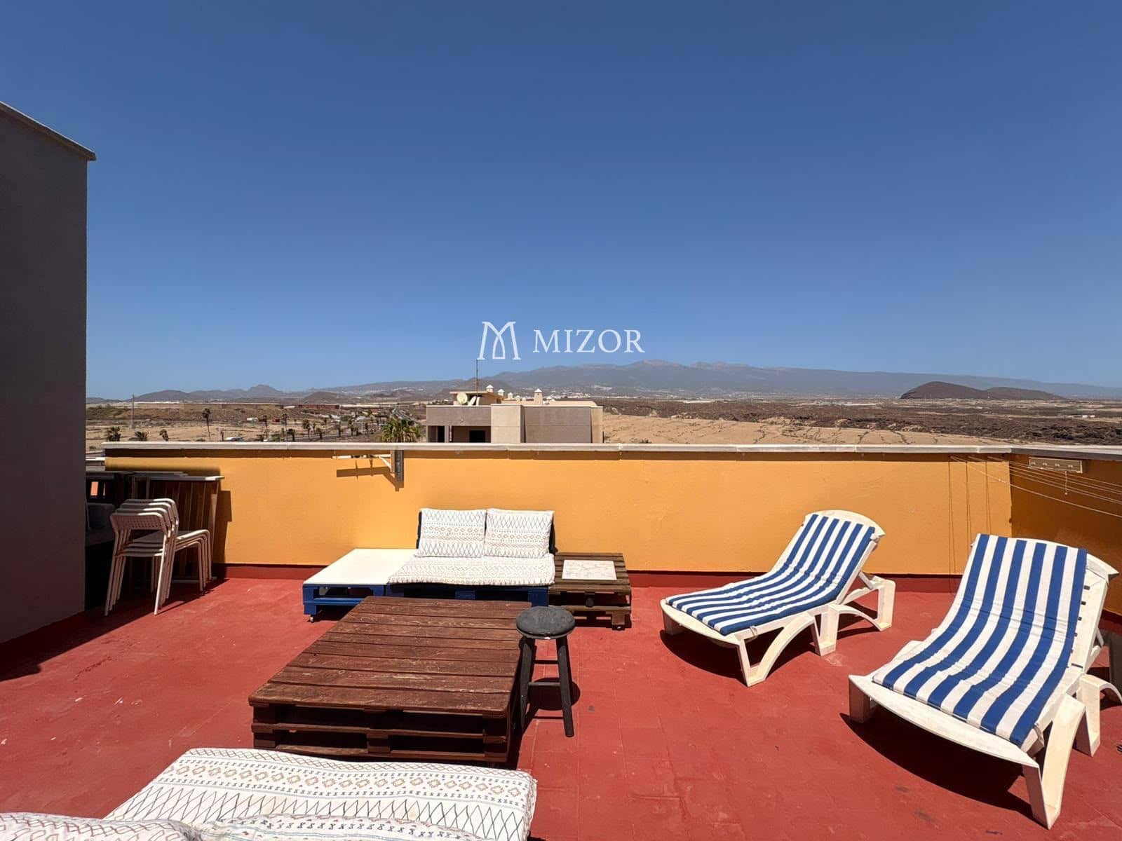 3 bedroom Penthouse for sale in El Medano with pool garage - € 350,000 (Ref: 10127596)