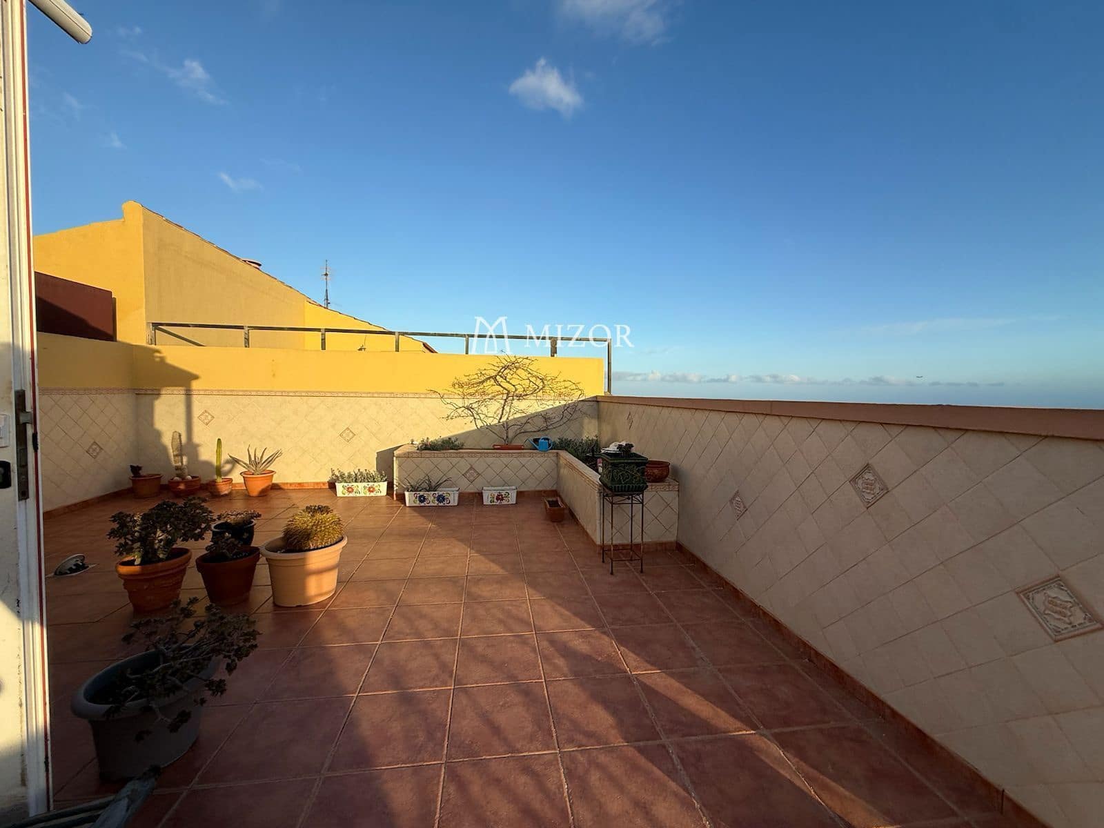 2 slaapkamer Penthouse te koop in Arona met zwembad garage - € 320.000 (Ref: 10157116)