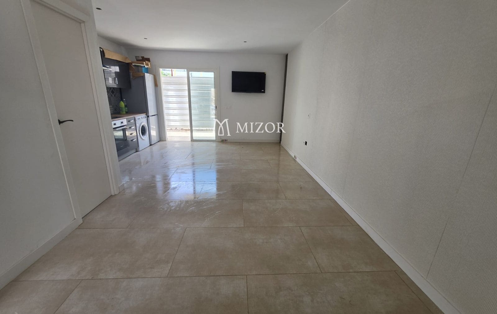 Flat for sale in Costa del Silencio with pool - € 149,000 (Ref: 10164148)