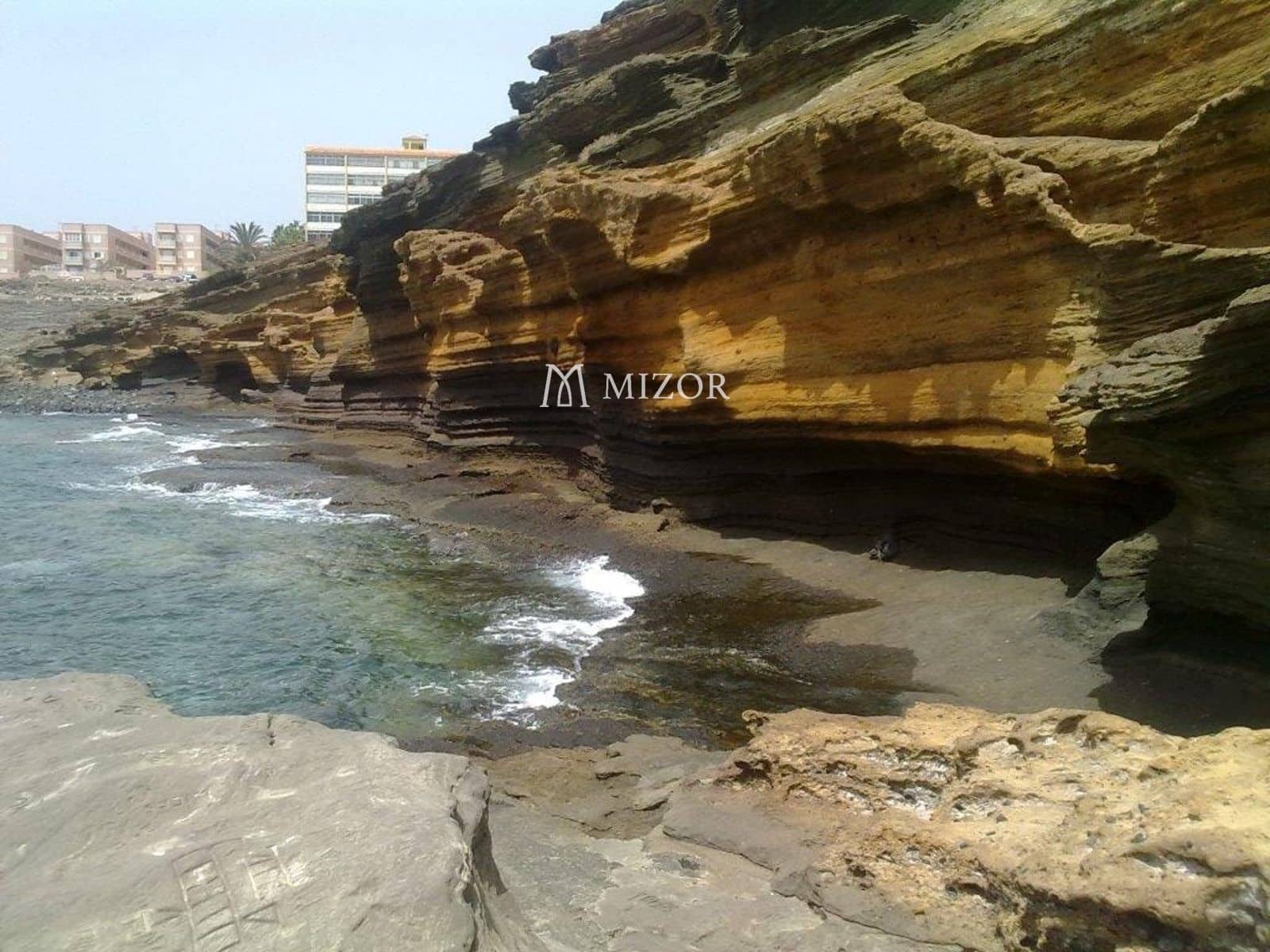 Flat for sale in Costa del Silencio with pool - € 149,000 (Ref: 10164148)