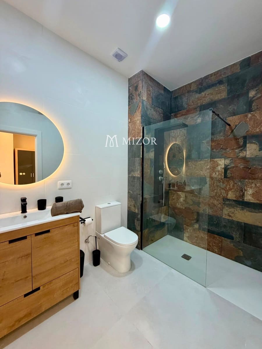 Flat for sale in Costa del Silencio with pool - € 185,000 (Ref: 10164149)