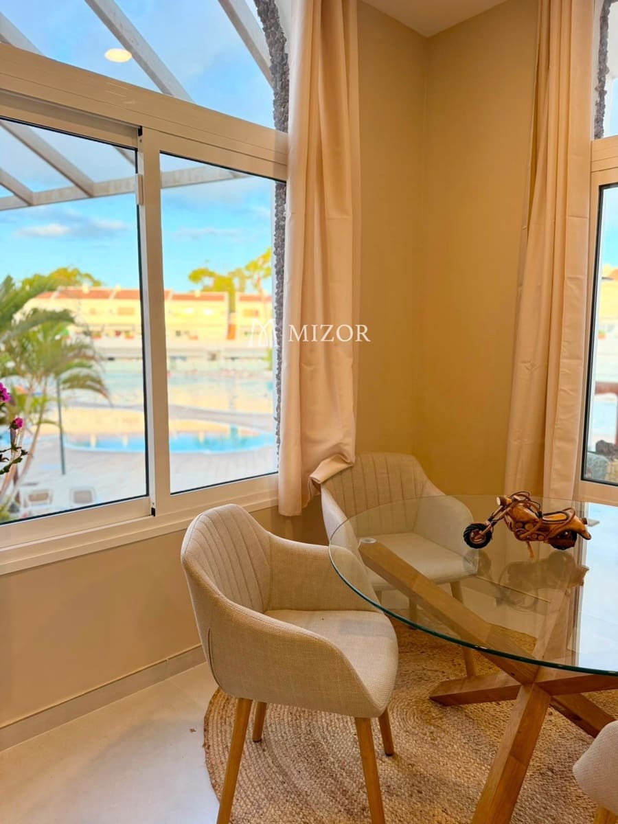 Flat for sale in Costa del Silencio with pool - € 185,000 (Ref: 10164149)