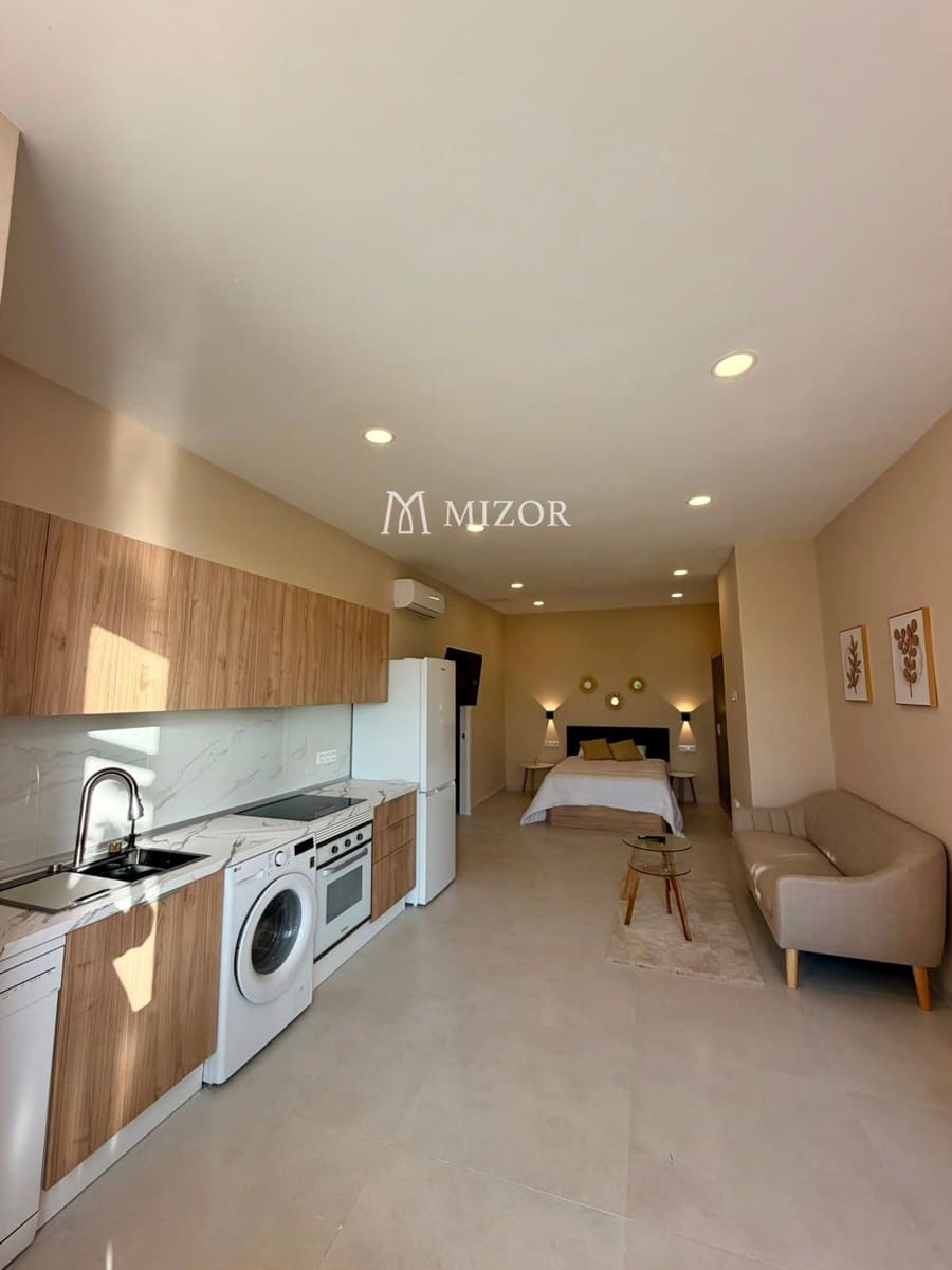 Flat for sale in Costa del Silencio with pool - € 185,000 (Ref: 10164149)