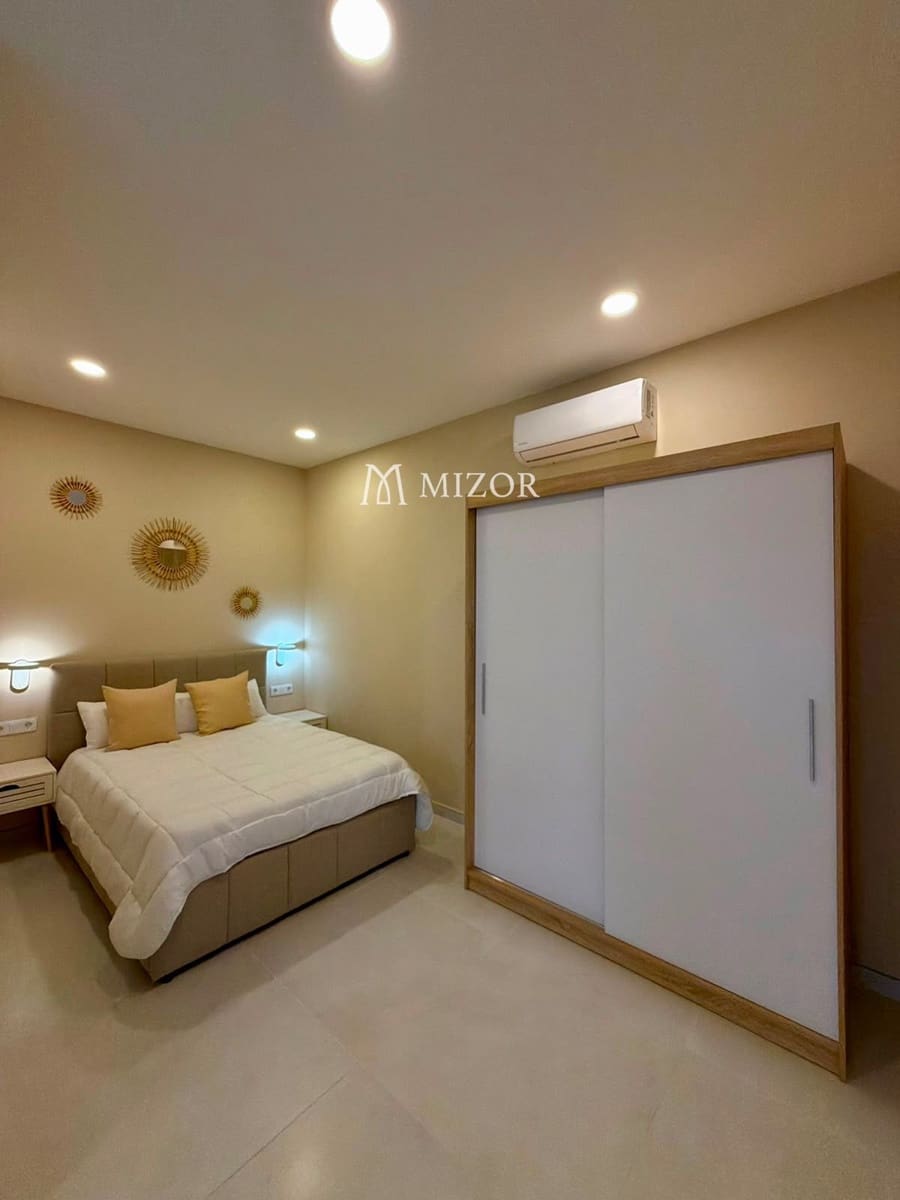 Flat for sale in Costa del Silencio with pool - € 185,000 (Ref: 10164149)