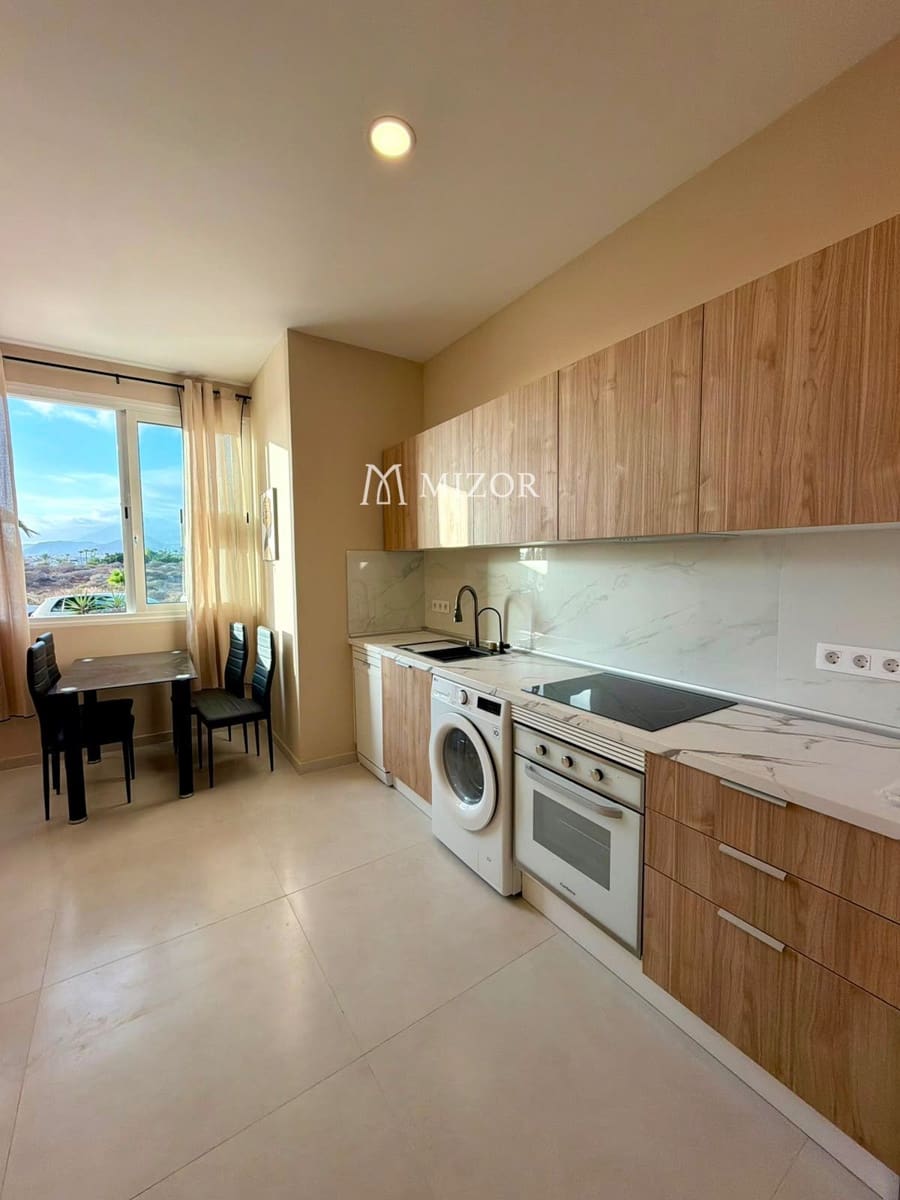Flat for sale in Costa del Silencio with pool - € 185,000 (Ref: 10164149)
