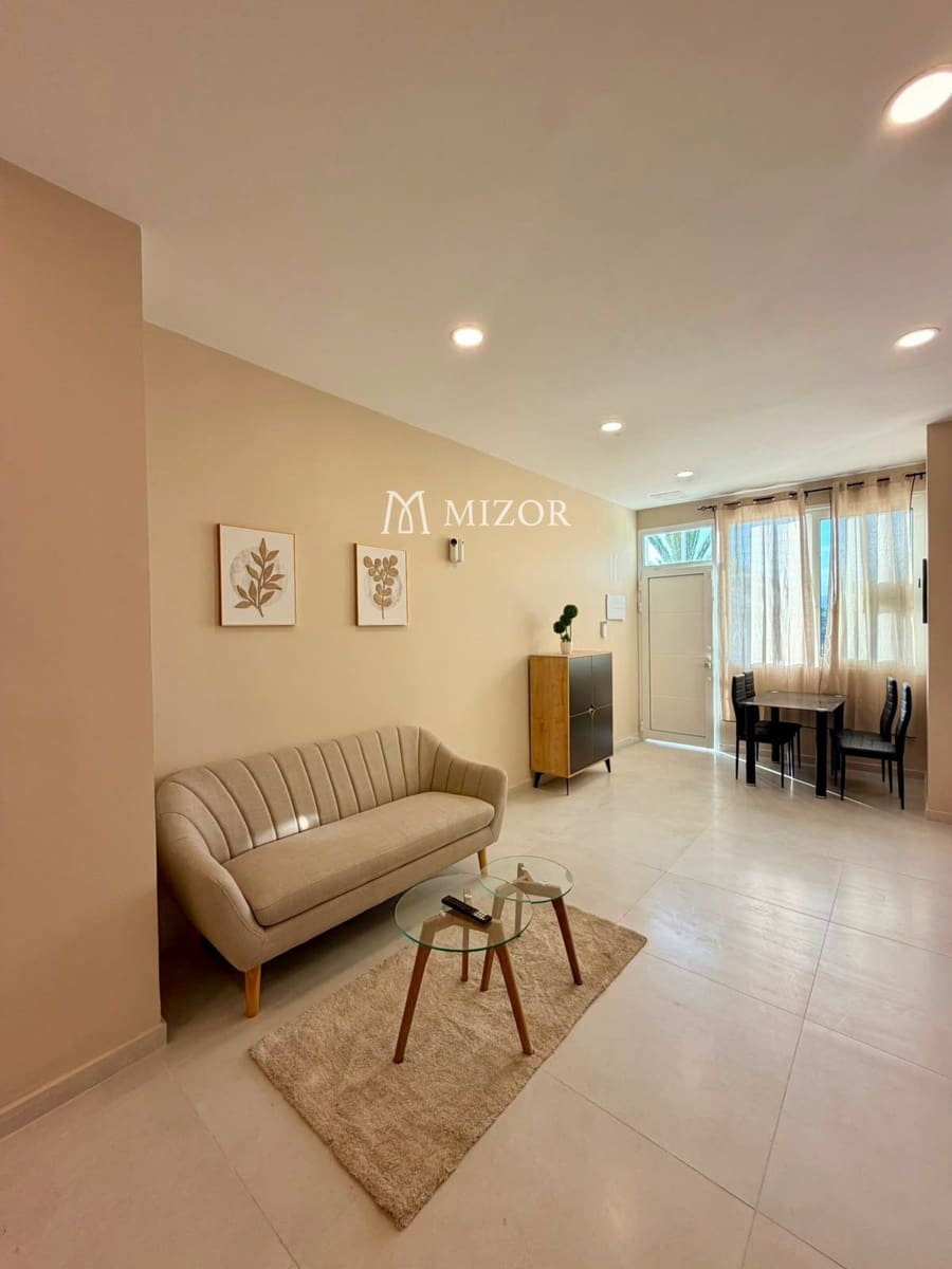 Flat for sale in Costa del Silencio with pool - € 185,000 (Ref: 10164149)