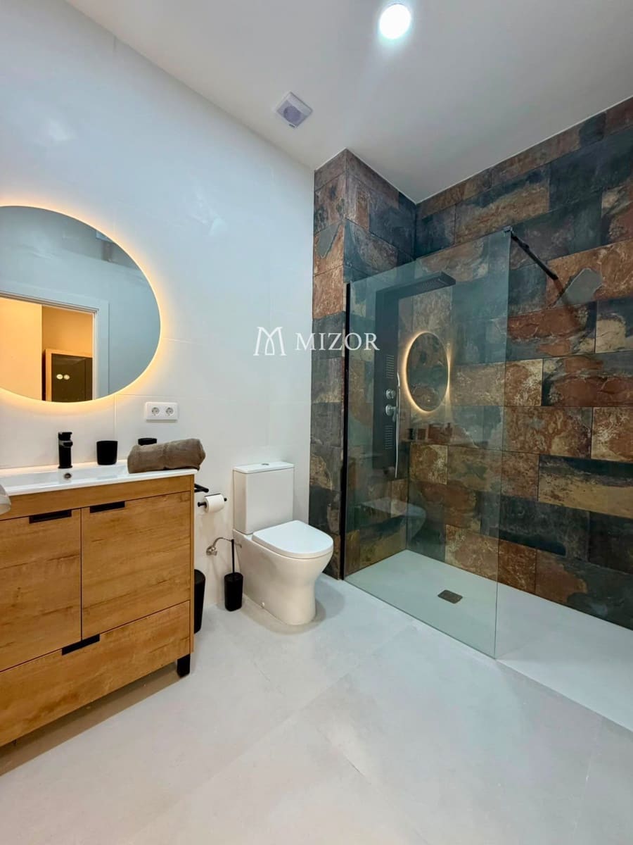 Flat for sale in Costa del Silencio with pool - € 185,000 (Ref: 10164149)