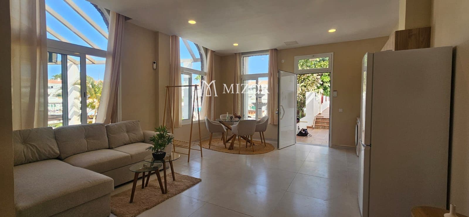 Flat for sale in Costa del Silencio with pool - € 185,000 (Ref: 10164149)