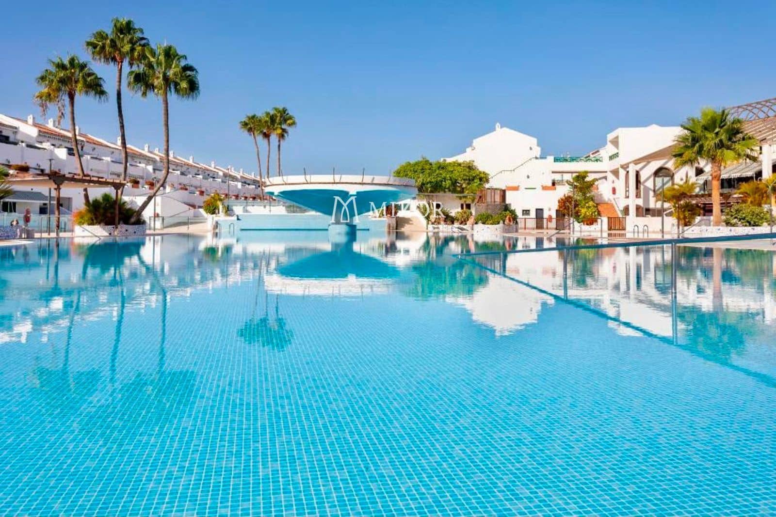 Flat for sale in Costa del Silencio with pool - € 185,000 (Ref: 10164149)